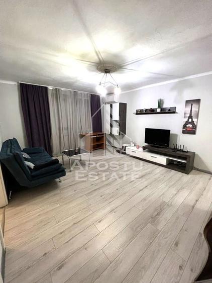 Apartament cu 2 camere decomandat, mobilat în Central