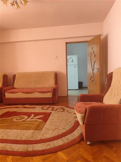 Apartament cu 2 camere semidecomandat, mobilat în Central