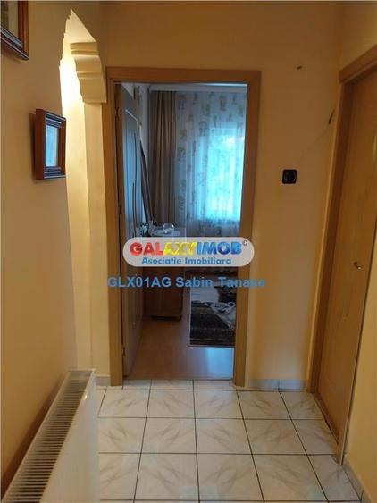 Apartament cu 3 camere decomandat în Prundu