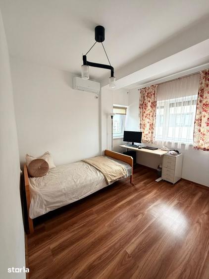 Apartament cu 3 camere decomandat, mobilat în Sud
