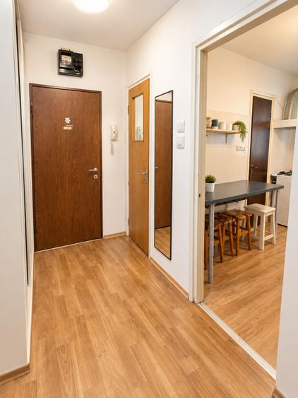 Apartament cu 3 camere decomandat, mobilat în Drumul Taberei