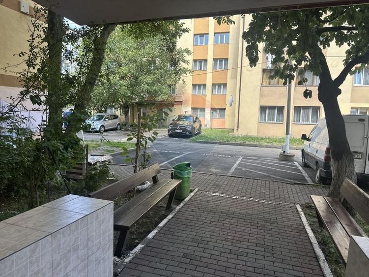 Apartament cu 2 camere semidecomandat în Mărăței