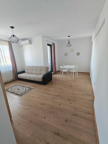 Apartament cu 2 camere decomandat în Păcii