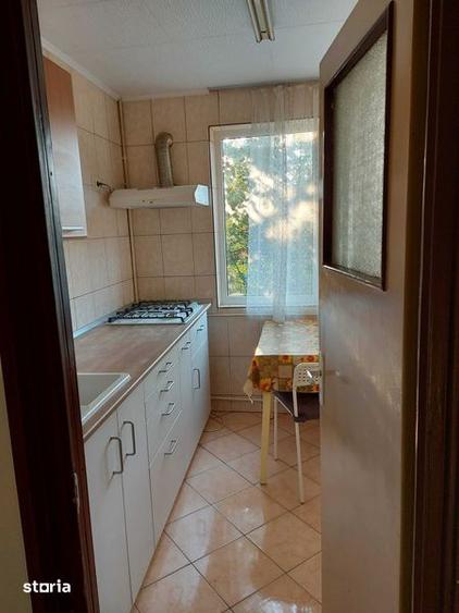 Apartament cu 3 camere semidecomandat, mobilat în Giulești