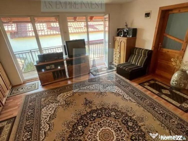 Casă cu 11 camere cu Teren 1000 Mp în Tărlungeni