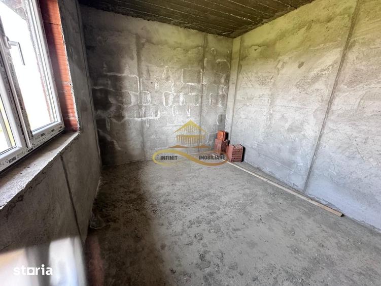 Casă cu 3 camere cu Teren 370 Mp în Săucești