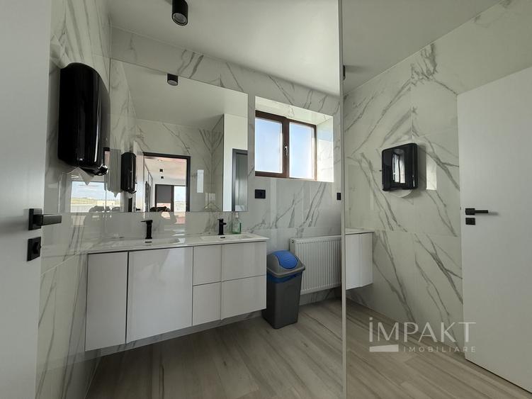 Casă individuală cu 8 camere cu Canalizare în Borhanci