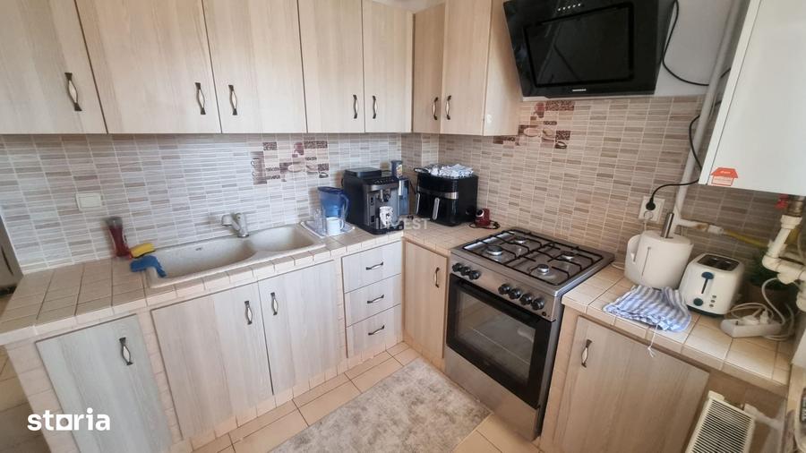 Apartament cu 3 camere în Valea Adâncă