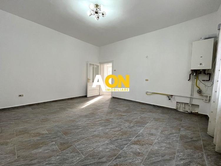Casă individuală cu 3 camere cu Canalizare în Central