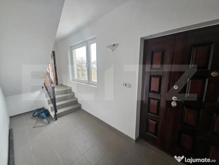 Casă cu 7 camere cu Teren 451 Mp în Central