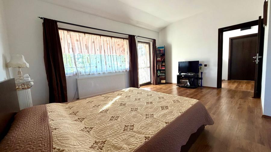 Casă cu 4 camere în Central