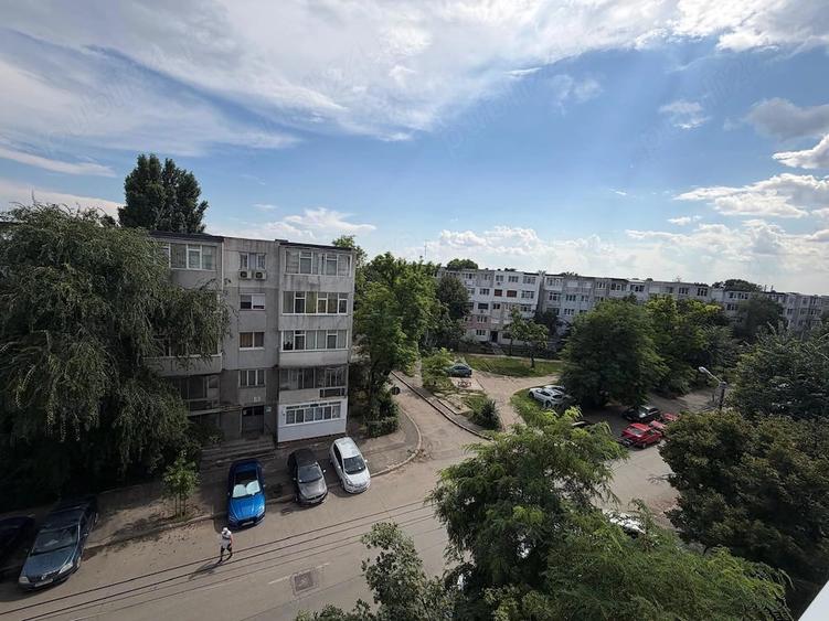 Apartament cu 2 camere decomandat în Micro 13
