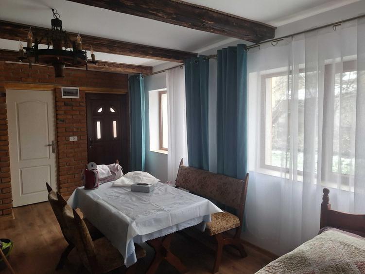 Casă cu 3 camere cu Teren 120 Mp în Central