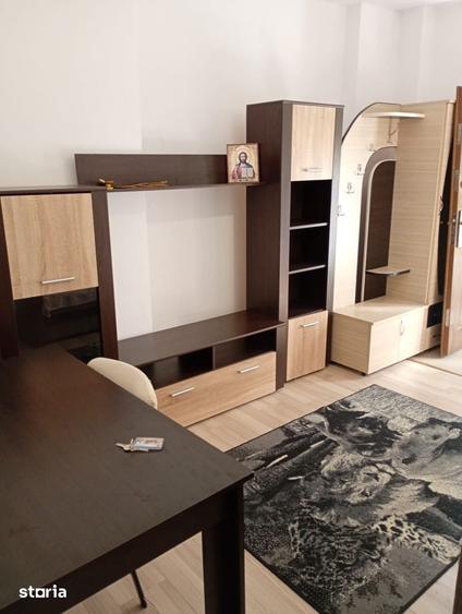 Apartament cu 2 camere semidecomandat în Nicolina