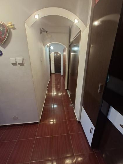 Apartament cu 3 camere decomandat, mobilat în 1 Mai