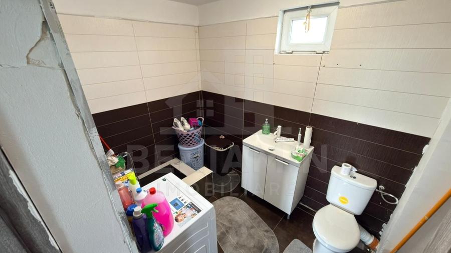 Casă individuală cu 5 camere cu Canalizare în Ișalnița