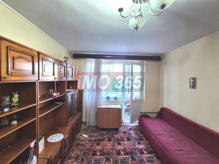 Apartament cu 2 camere semidecomandat în Craiovei
