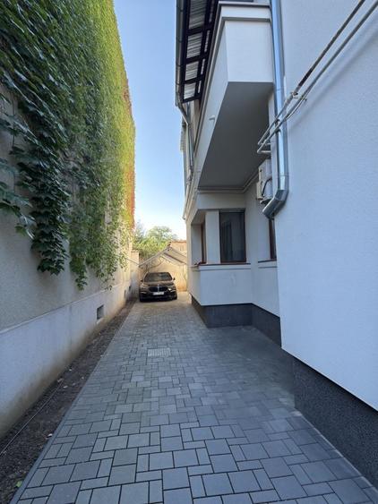 Casă cu 4 camere în Ultracentral