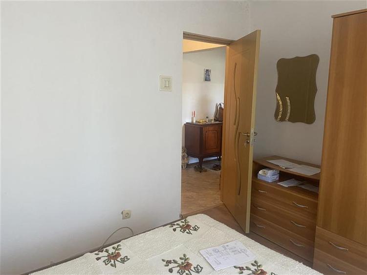 Apartament cu 2 camere decomandat, mobilat în Sud