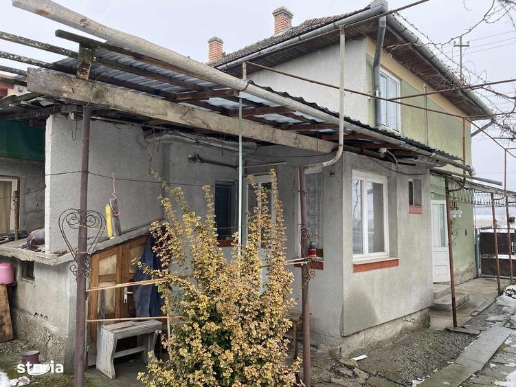 Casă cu 4 camere cu Teren 917 Mp în Gornești