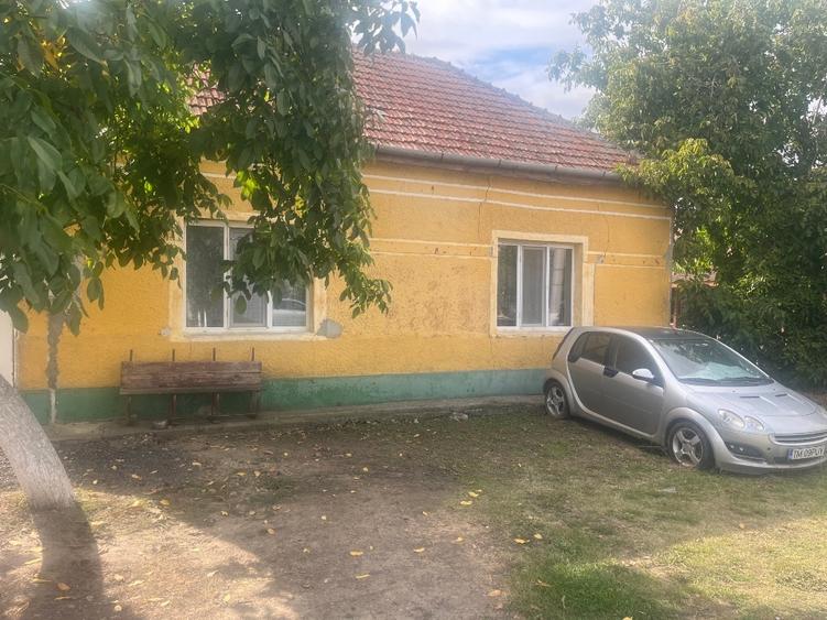 Casă individuală cu 4 camere cu Canalizare în Sânmihaiu Român