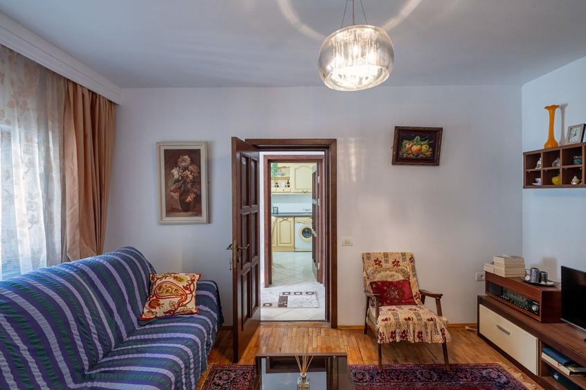Casă individuală cu 3 camere cu Canalizare în Central