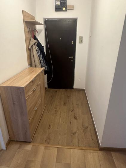 Apartament cu 3 camere decomandat în Noua