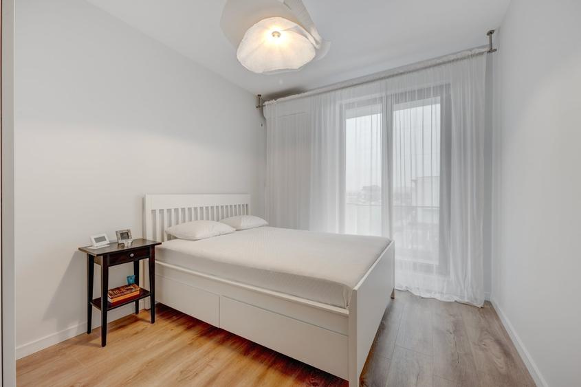 Apartament cu 2 camere semidecomandat, mobilat în Tunari