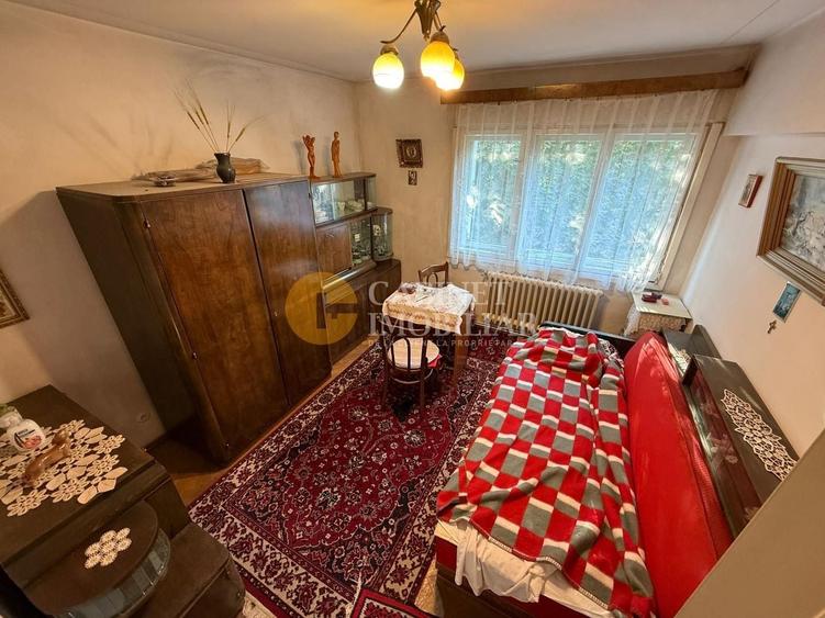 Apartament cu 4 camere, mobilat în Podu Roș