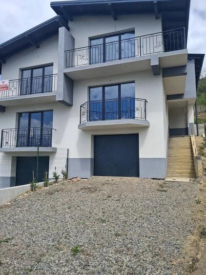 Casă cu 3 camere cu Teren 4 Mp în Central
