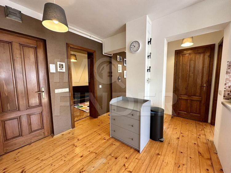 Apartament cu 3 camere semidecomandat, mobilat în Plopilor