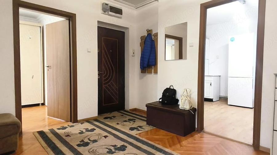 Apartament cu 4 camere decomandat în Central
