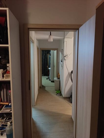 Apartament cu 4 camere semidecomandat în Central