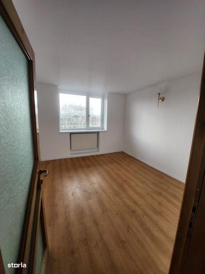Apartament cu 3 camere decomandat în Nazărioaia