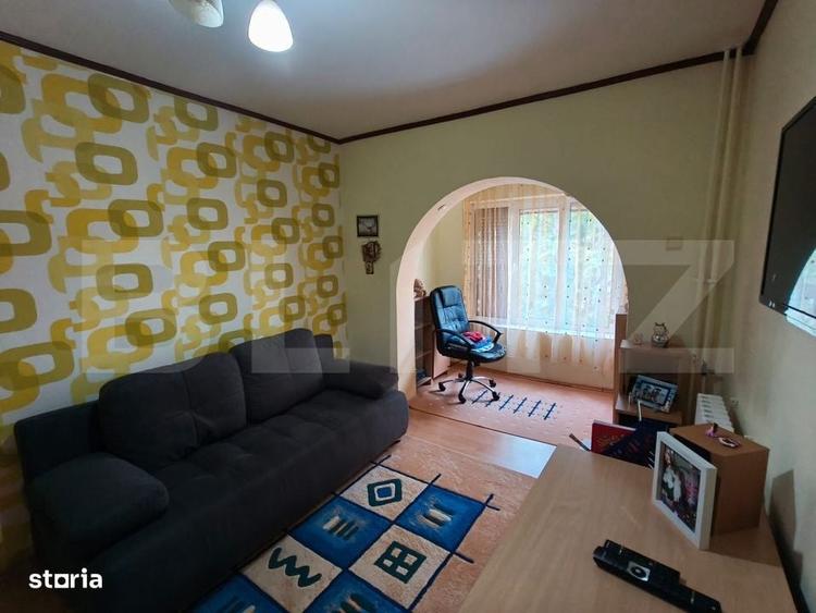 Apartament cu 3 camere decomandat în Rovine