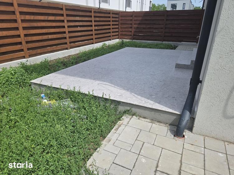 Casă cu 3 camere semidecomandat cu Teren 240 Mp în Central