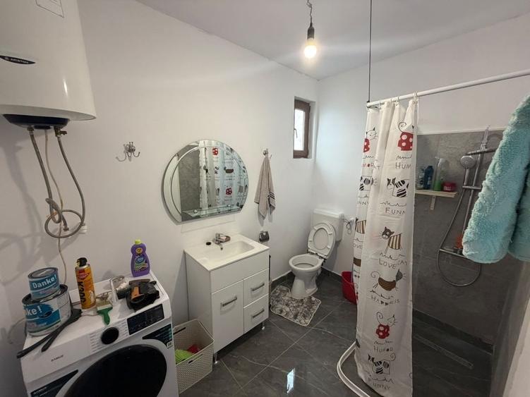 Casă cu 3 camere cu Teren 350 Mp în Giurgiului