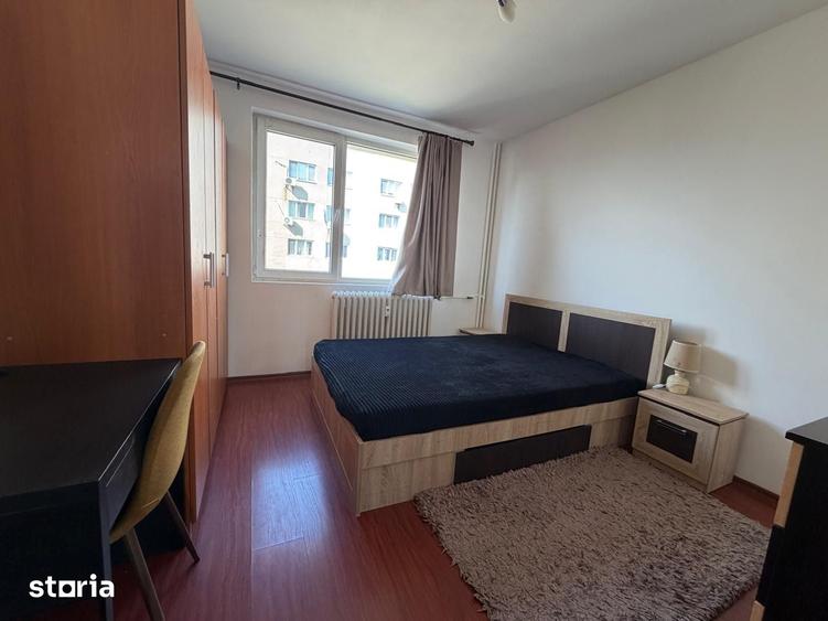 Apartament cu 3 camere decomandat în Dristor