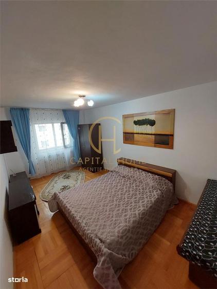 Apartament cu 3 camere decomandat, mobilat în Nicolina