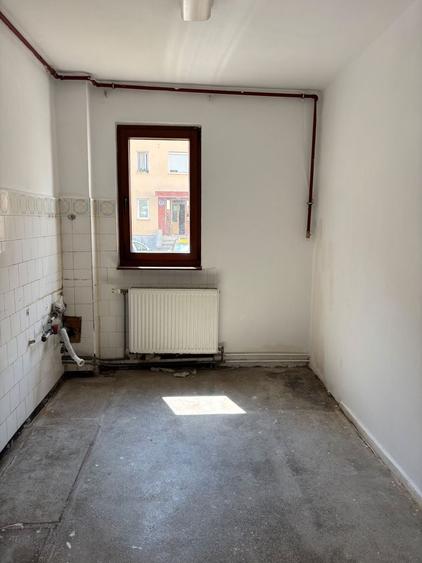 Apartament cu 3 camere semidecomandat în Hipodrom 2