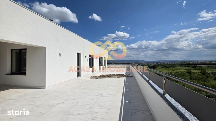 Apartament cu 3 camere decomandat în Voinești