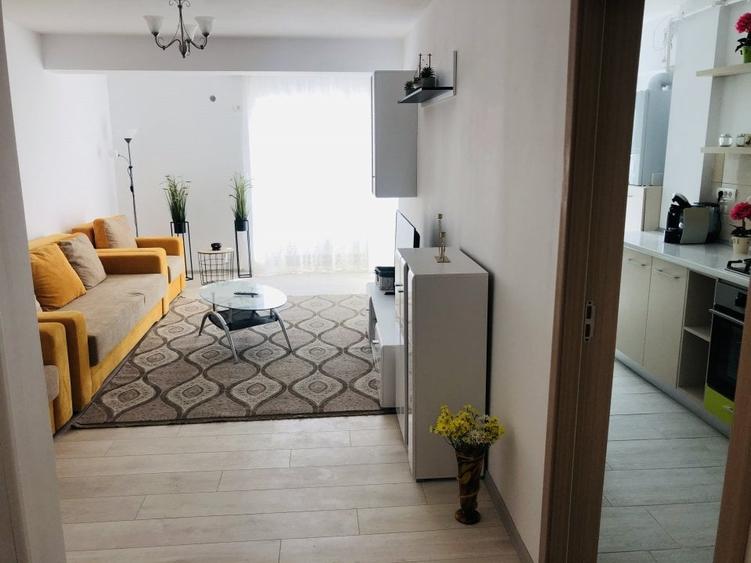 Apartament cu 3 camere decomandat, mobilat în Capitol