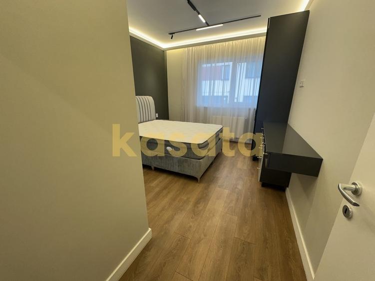 Apartament cu 3 camere semidecomandat în Păcii