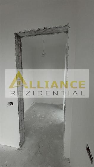 Casă individuală cu 3 camere decomandat cu Canalizare în Central