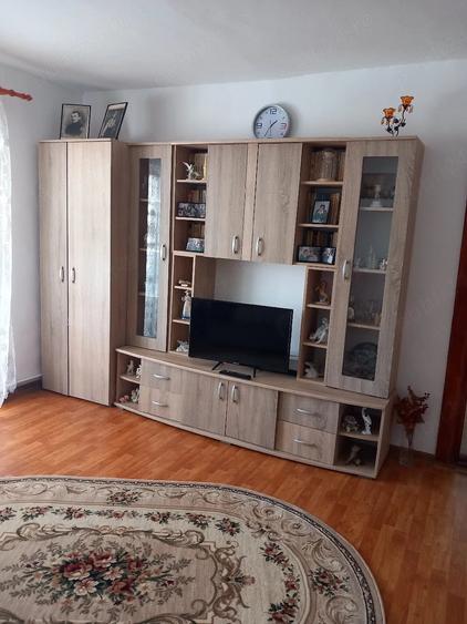 Apartament cu 2 camere semidecomandat în Pod