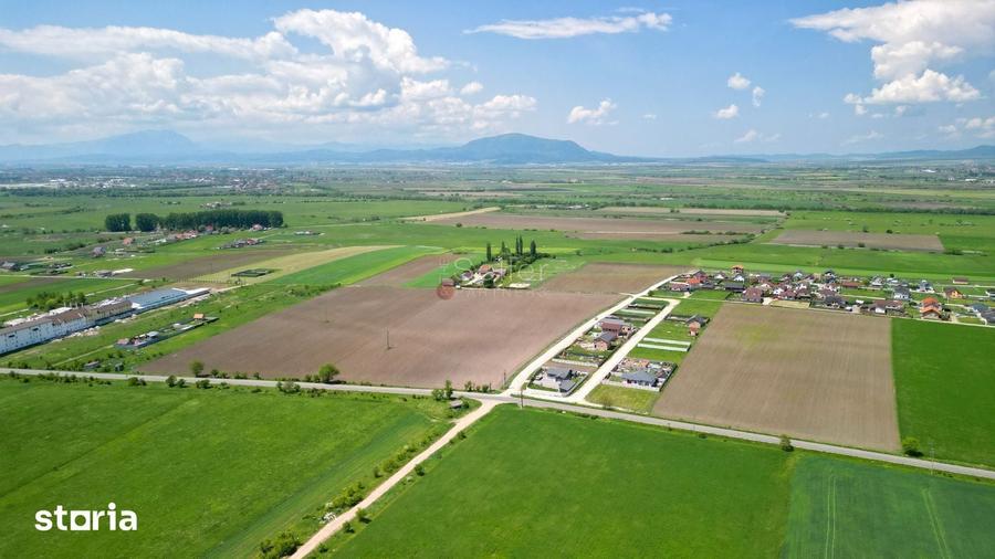 Teren de 31800 mp, în Sânpetru