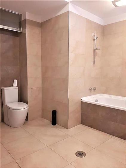 Casă individuală cu 9 camere cu Canalizare în Dorobanți