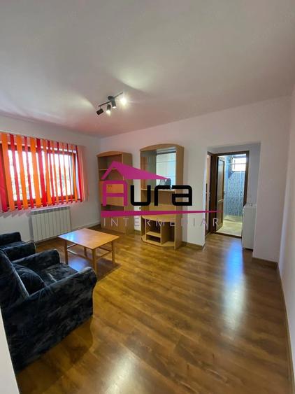 Apartament cu 3 camere semidecomandat în Central