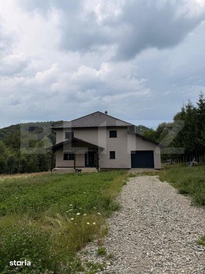 Casă cu 4 camere cu Teren 4150 Mp în Cheile Râșnoavei
