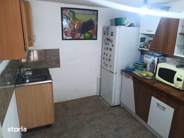 Casă cu 4 camere cu Teren 70 Mp în Călinești